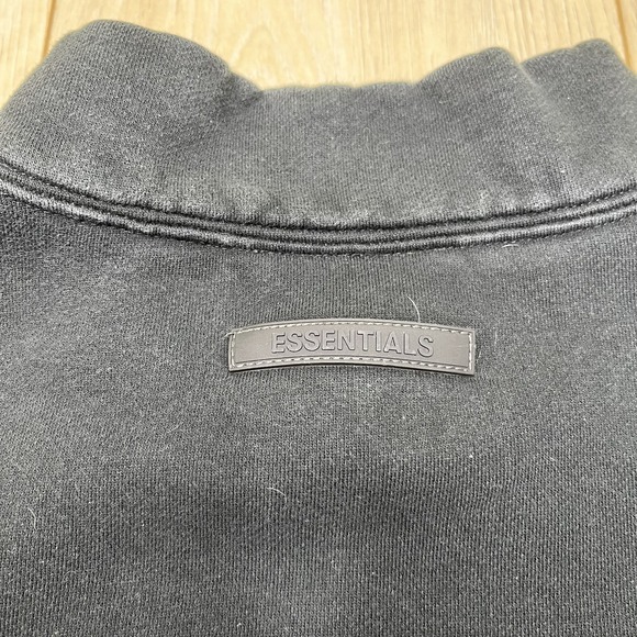 Fear of God Essentials Crewneck Relaxed Fit Black Mens Size Small Logo Authentic - Picture 11 of 16
